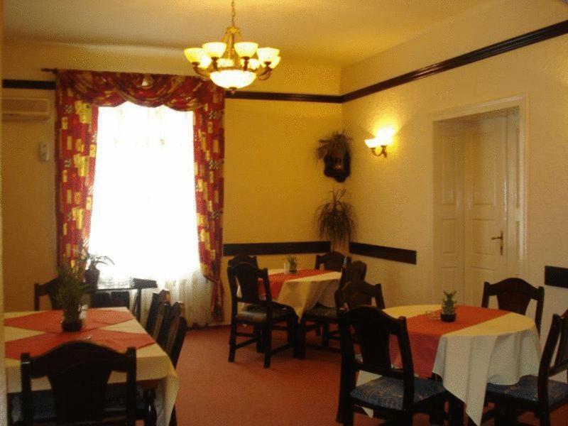 Pension Hotel Fast Radauti Luaran gambar