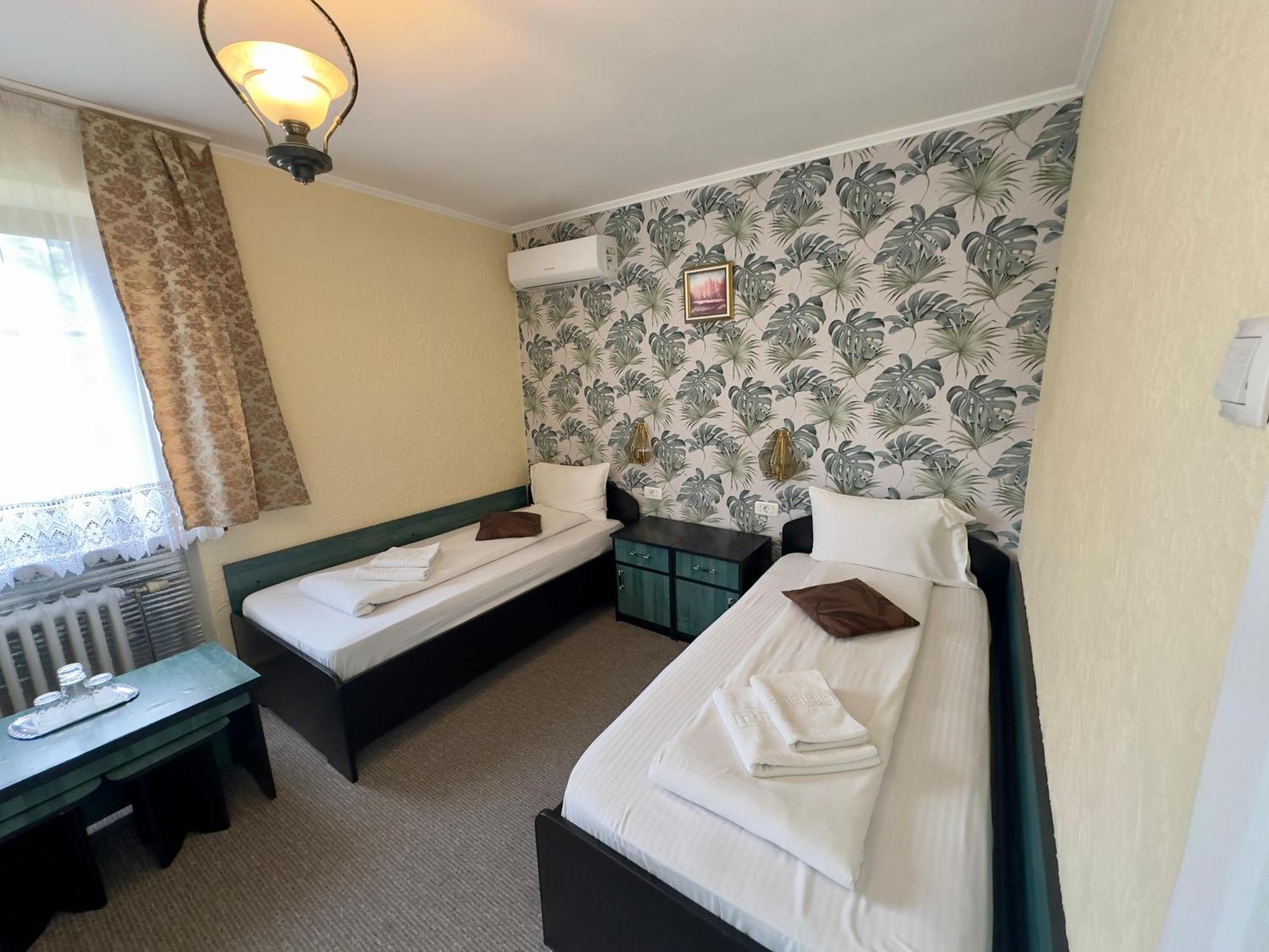 Pension Hotel Fast Radauti Luaran gambar